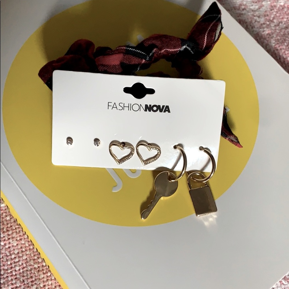 FashionNova Lock and Key Earrings Set